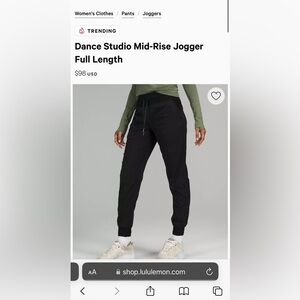 Lululemon studio pant / joggers. Black. Size 6.